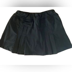 Black Pleated Exercise Skirt Lined with Pockets XS